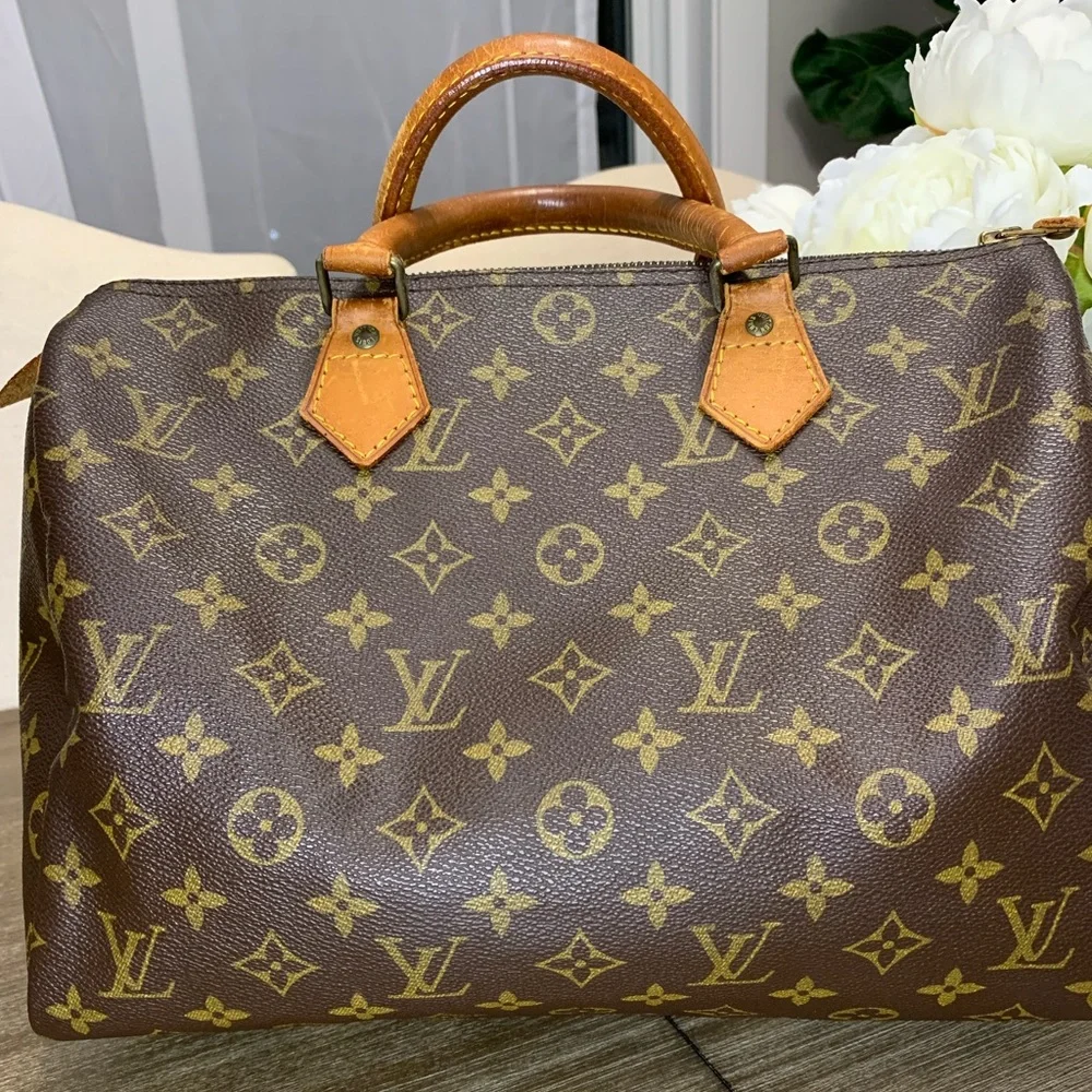 Authentic Louis Vuitton Speedy 30 in Mono - Picture 16 of 17